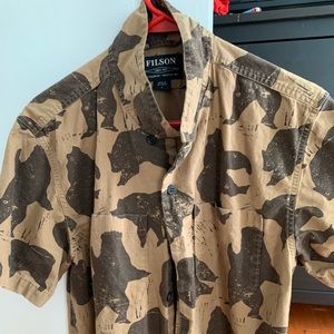 Filson collared shirt - with bear pattern (small)